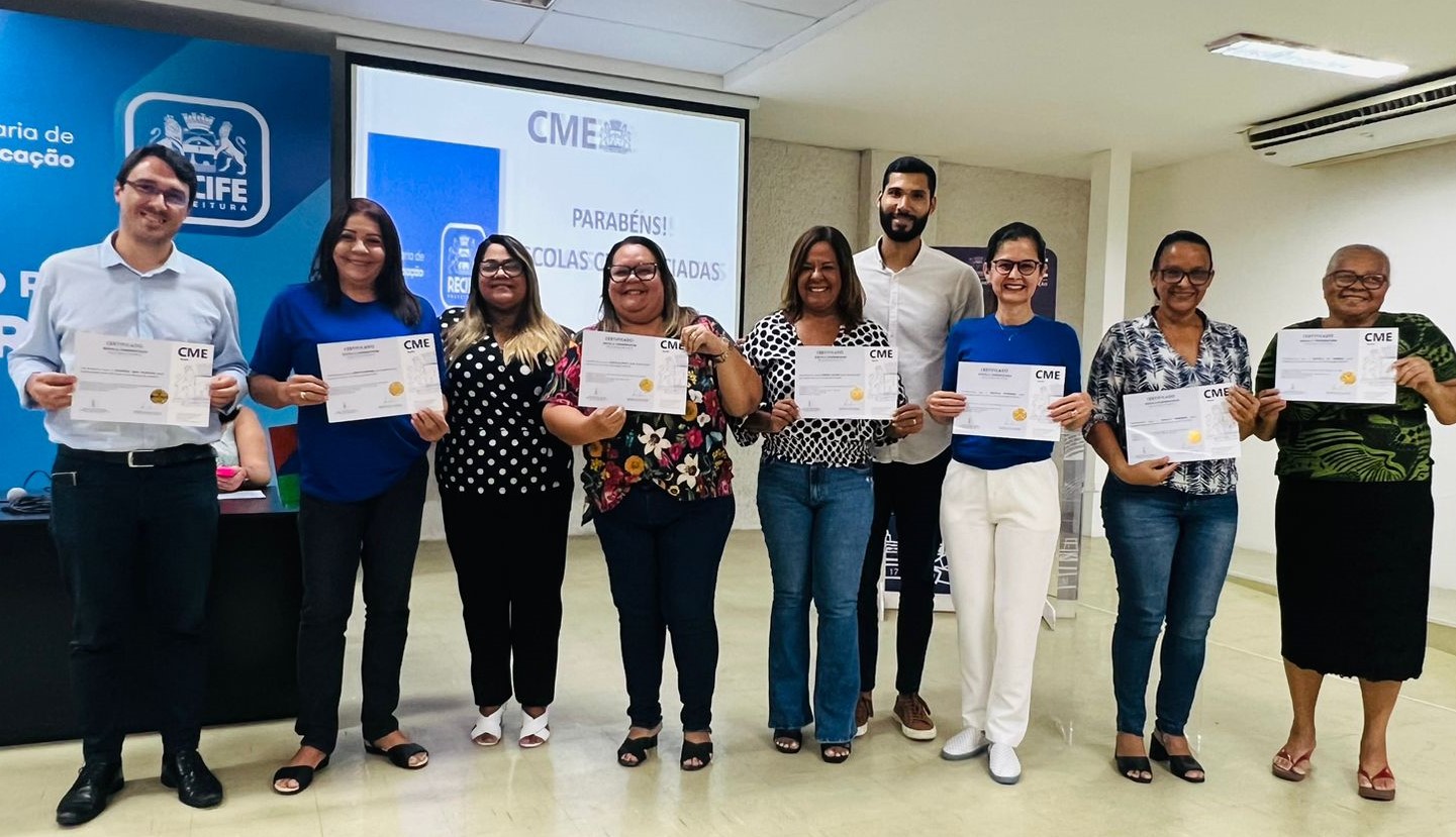 CERTIFICAÇÃO DAS ESCOLAS CREDENCIADAS PELO CME